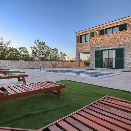 Privdate Villa
