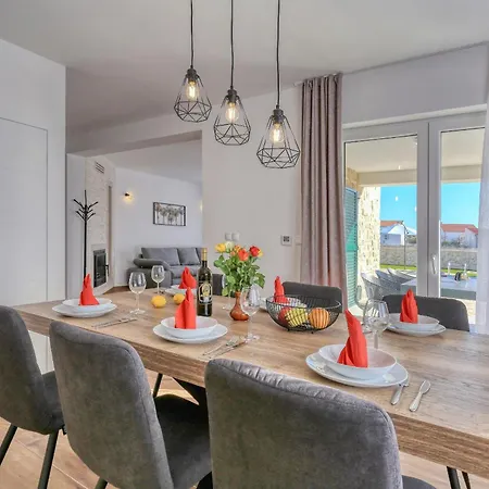 Privdate Villa *