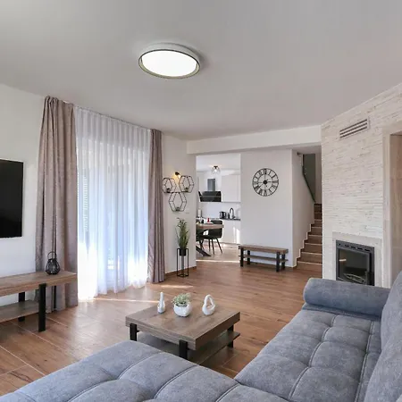Villa Privdate *